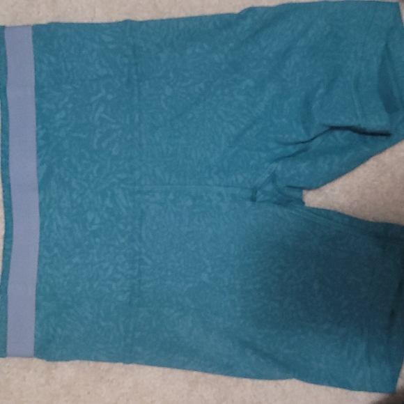 Lululemon set! Top 6 bottom 2 - Picture 3 of 3